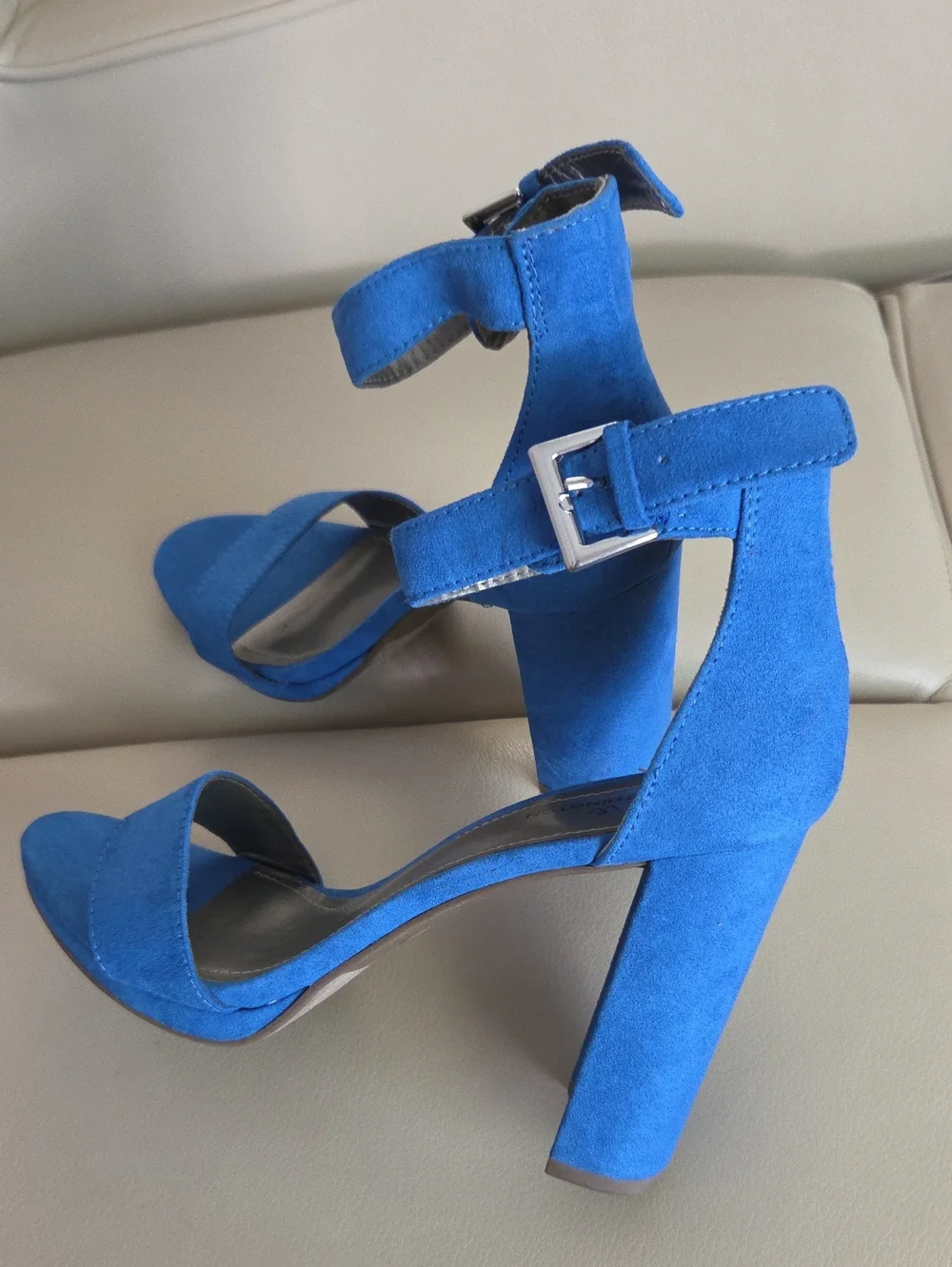 Worthington Women's Cobalt Blue Suede Block Heel Sandals  Size 7.5